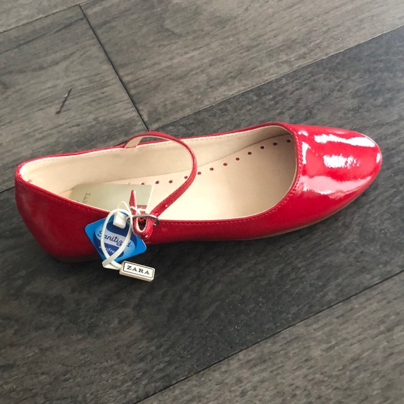 Zara red patent leather girl’s shoes - Picture 4 of 8